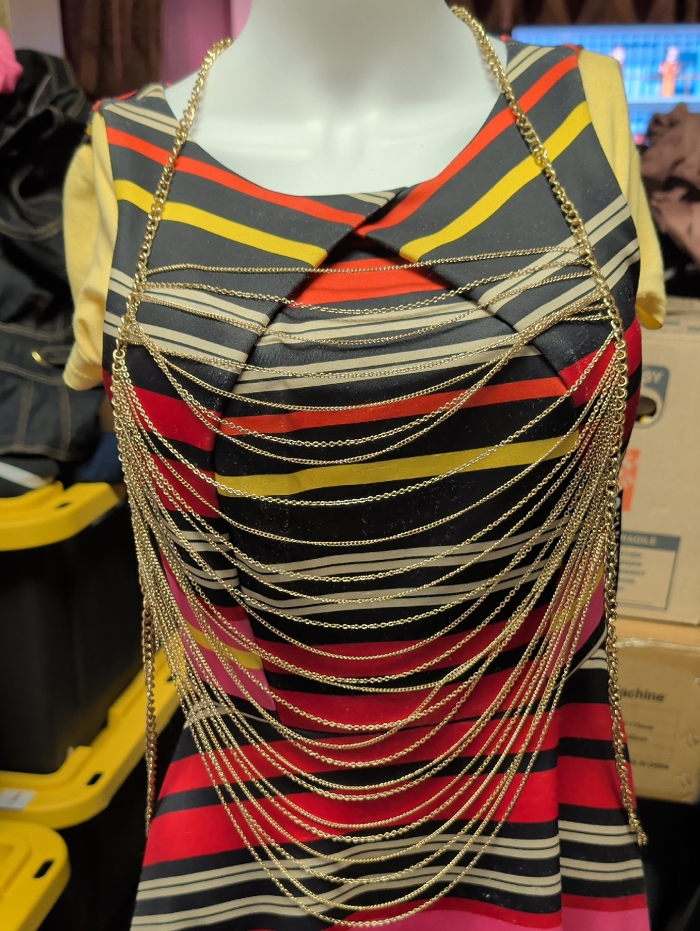 Fashion Jewelry Gold Multilayer Chain Body Necklace with Red and Yellow Accents